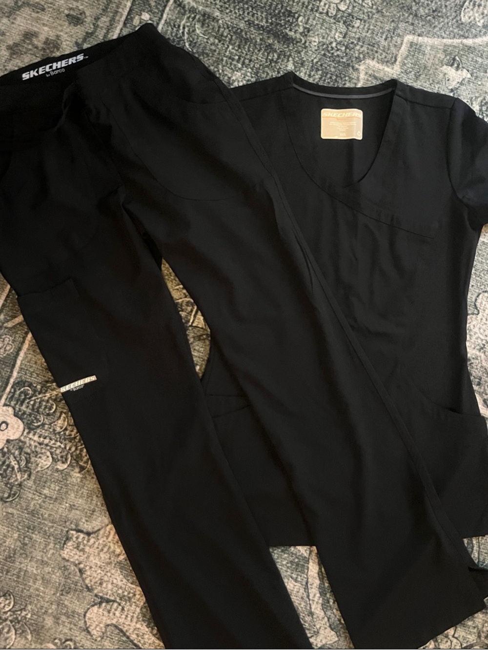 Skechers Women's Black V-Neck Scrub Top & Straight-Leg Pants
